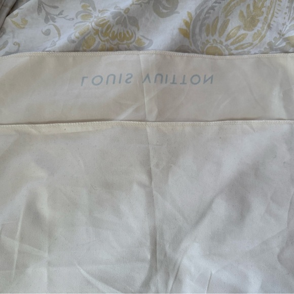 Louis Vuitton Dust Bag 19.5”x 16” - Picture 4 of 4